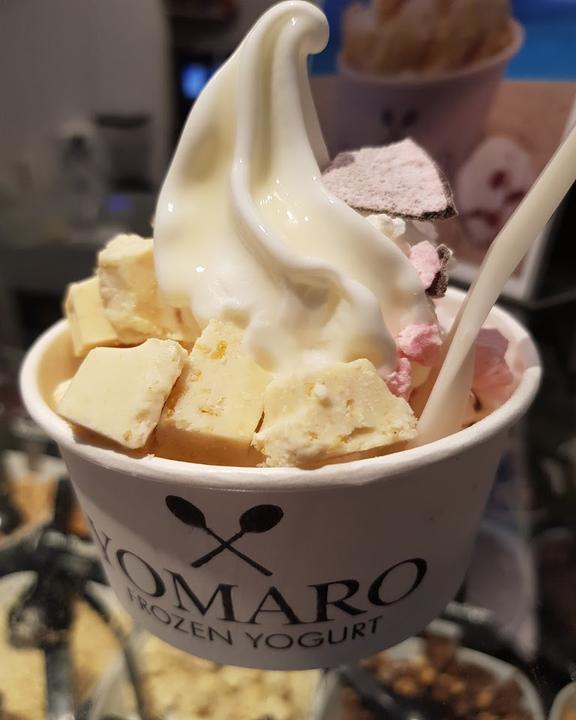 Yomaro Frozen Yogurt